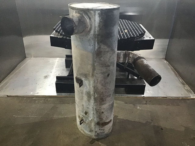 Liebherr Exhaust Silencer - Prigušivač: slika 1 Liebherr Exhaust Silencer - Prigušivač: slika 1