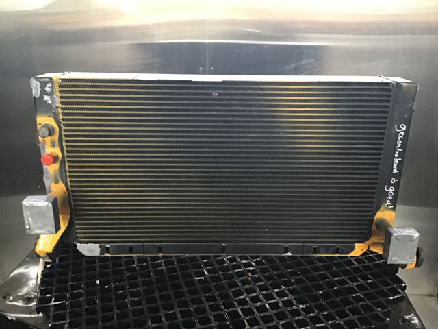 Liebherr Oilcooler - Hladnjak ulja: slika 2 Liebherr Oilcooler - Hladnjak ulja: slika 2