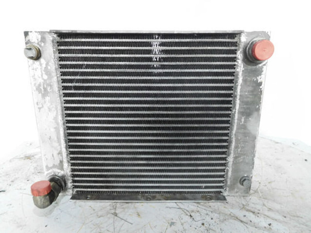 Liebherr Oilcooler - Hladnjak ulja: slika 2 Liebherr Oilcooler - Hladnjak ulja: slika 2