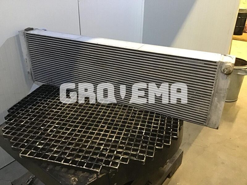 Liebherr R946 LC / R946 LC-V / R946 NLC / R946 S-HD - Radijator: slika 2 Liebherr R946 LC / R946 LC-V / R946 NLC / R946 S-HD - Radijator: slika 2