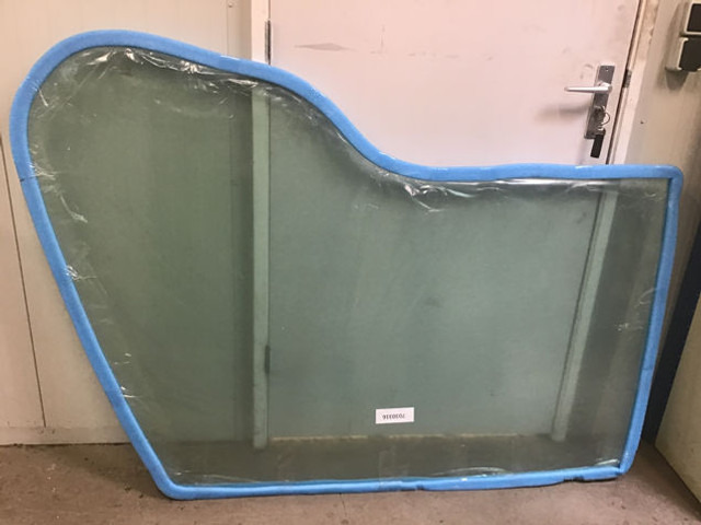Liebherr Window Glass - Staklo i delovi: slika 1 Liebherr Window Glass - Staklo i delovi: slika 1