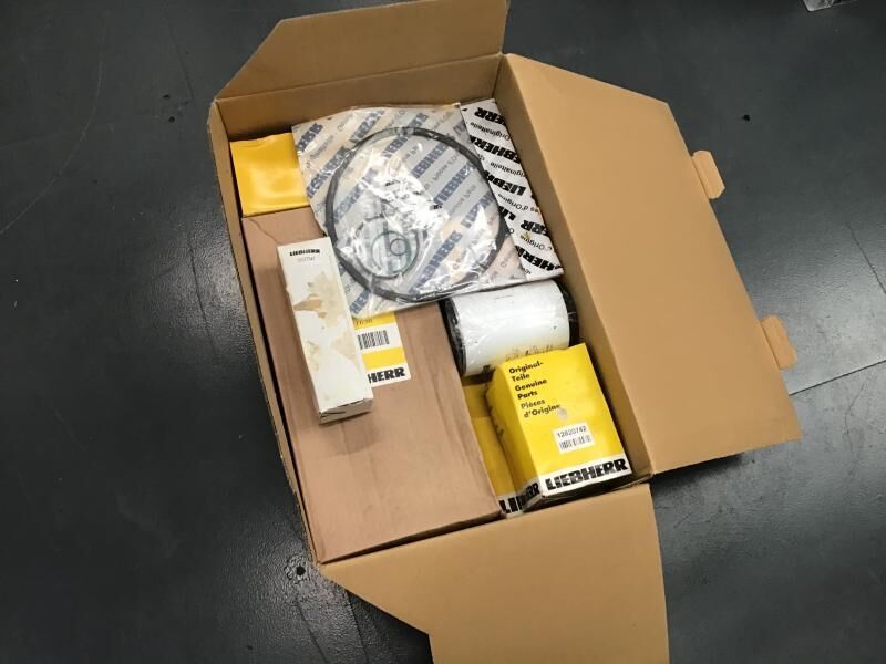Liebherr Service Kit 500 hours R906/R916/R926 - Rezervni deo: slika 2 Liebherr Service Kit 500 hours R906/R916/R926 - Rezervni deo: slika 2