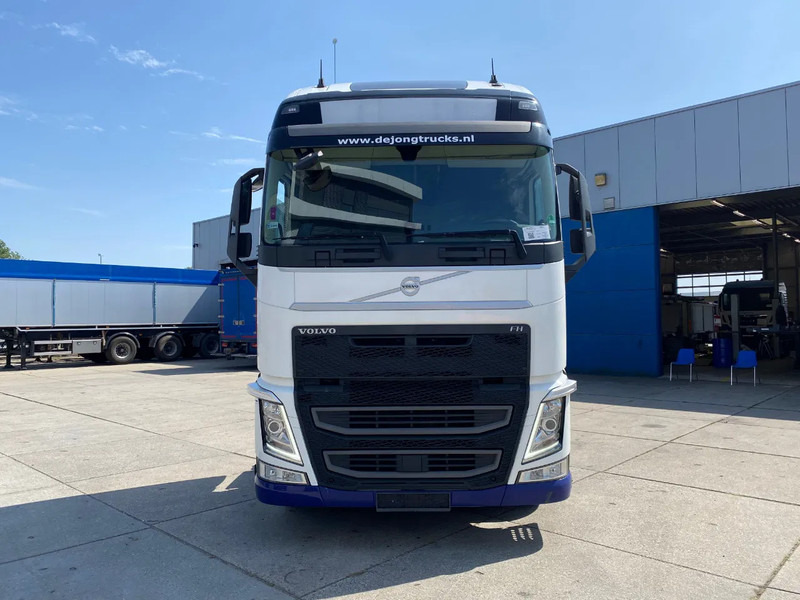 Volvo FH 13.500 Globetrotter XL / I-parkCool / 2x Tank - Tegljač: slika 2 Volvo FH 13.500 Globetrotter XL / I-parkCool / 2x Tank - Tegljač: slika 2