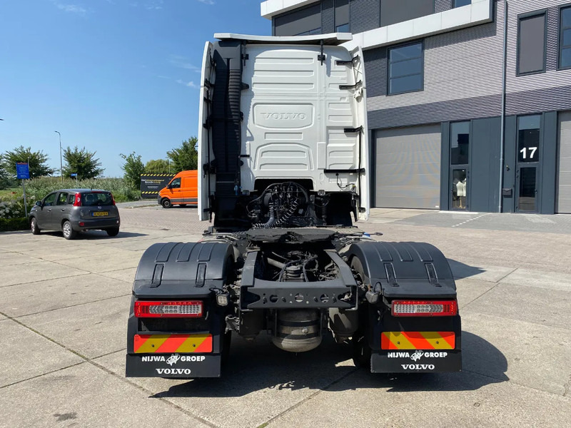 Volvo FH 13.500 Globetrotter XL / I-parkCool / 2x Tank - Tegljač: slika 5 Volvo FH 13.500 Globetrotter XL / I-parkCool / 2x Tank - Tegljač: slika 5