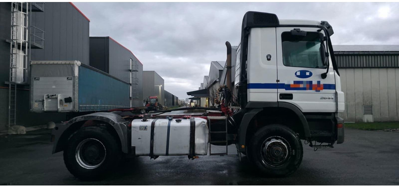 Mercedes-Benz Actros 2044 Manual 4x4 - Tegljač: slika 4 Mercedes-Benz Actros 2044 Manual 4x4 - Tegljač: slika 4