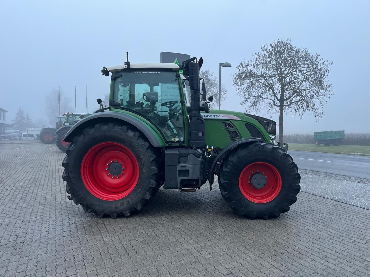 Fendt 724 Vario - Traktor: slika 3 Fendt 724 Vario - Traktor: slika 3
