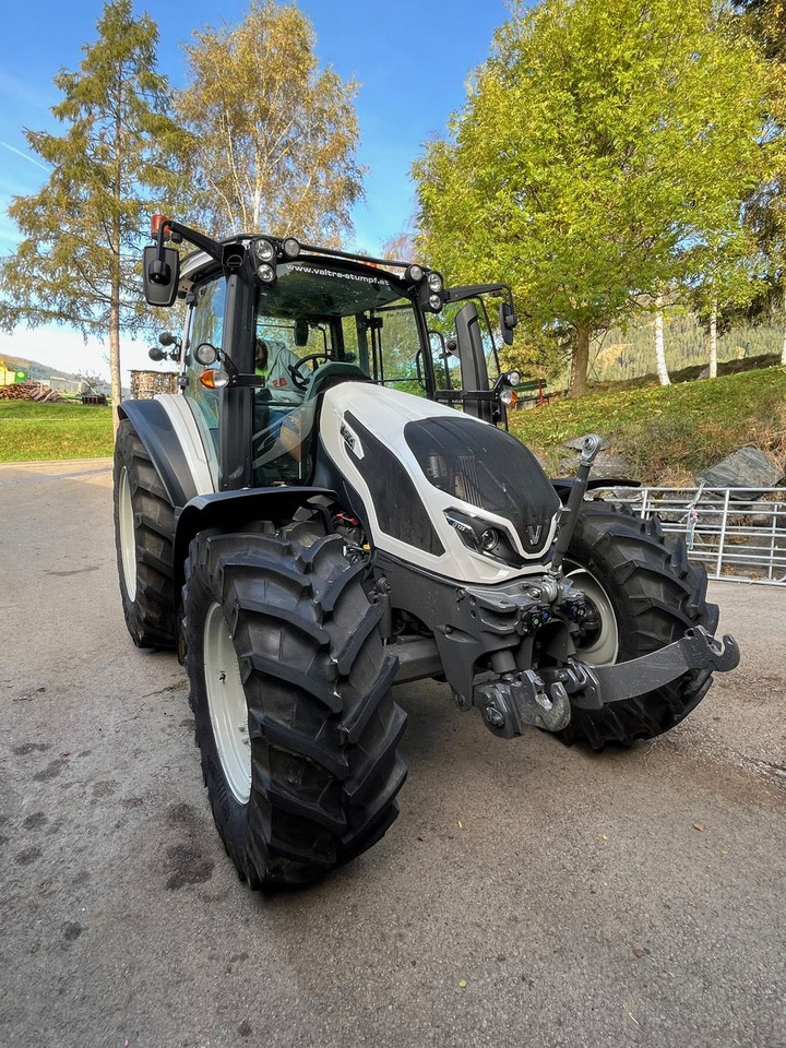 Valtra G135 VERSU - Traktor: slika 1 Valtra G135 VERSU - Traktor: slika 1