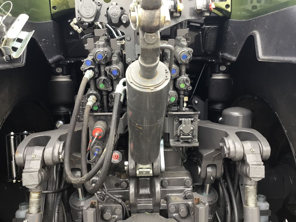 Valtra Q305 - Traktor: slika 4 Valtra Q305 - Traktor: slika 4
