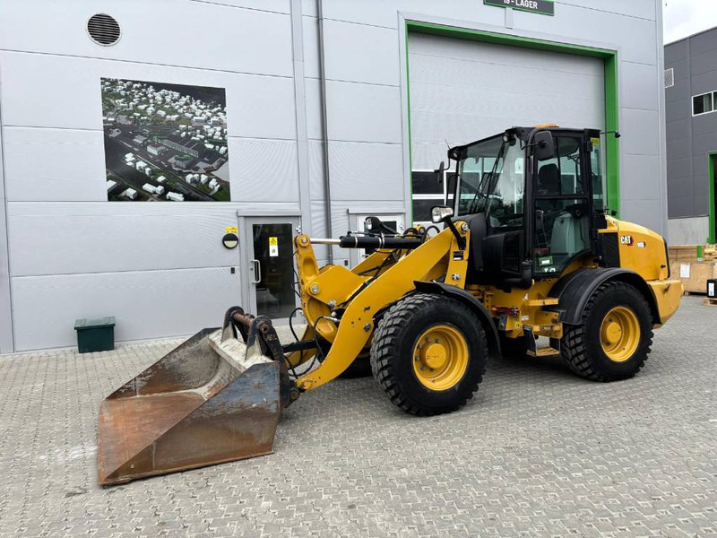 Cat 908 M - Utovarivač točkaš: slika 1 Cat 908 M - Utovarivač točkaš: slika 1