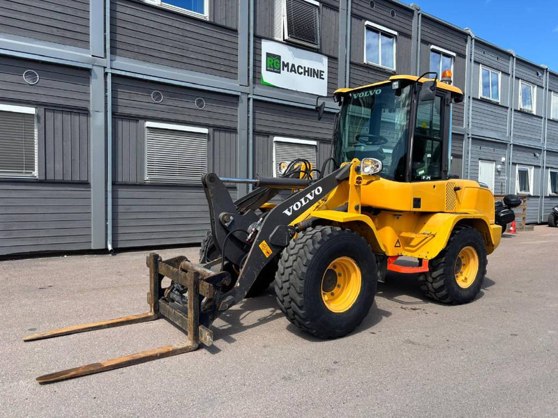 Volvo L 30 GS - Utovarivač točkaš: slika 1 Volvo L 30 GS - Utovarivač točkaš: slika 1