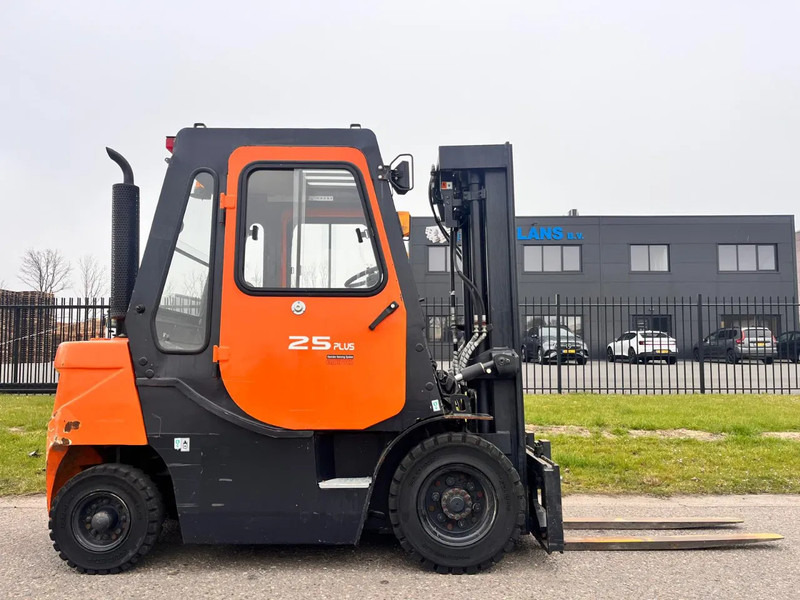 Doosan D25G PLUS - Viljuškar: slika 1 Doosan D25G PLUS - Viljuškar: slika 1