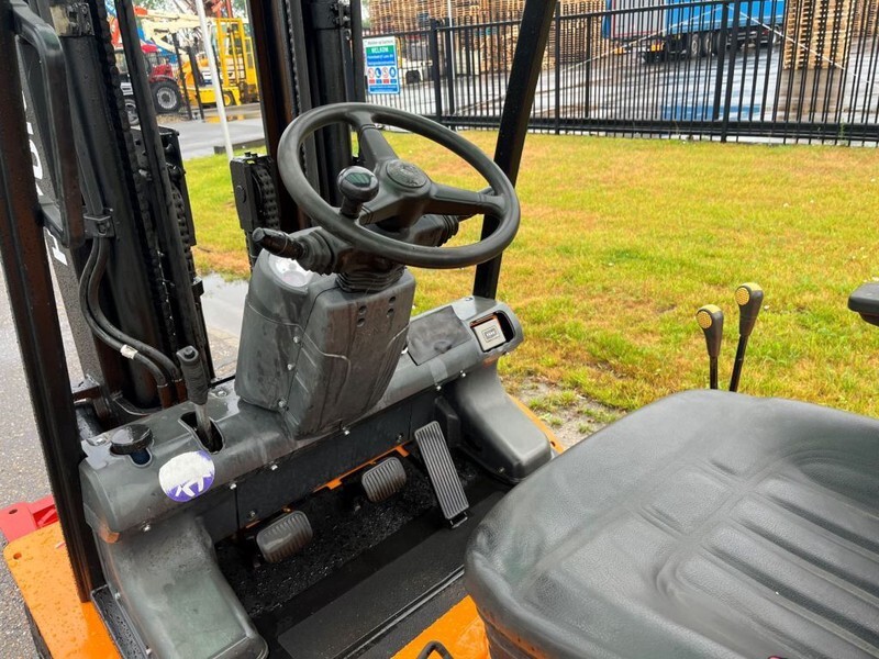 Dizel viljuškar Hyundai 30D-7E: slika 11 Dizel viljuškar Hyundai 30D-7E: slika 11