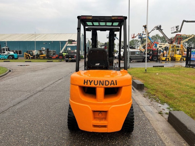 Dizel viljuškar Hyundai 30D-7E: slika 8 Dizel viljuškar Hyundai 30D-7E: slika 8