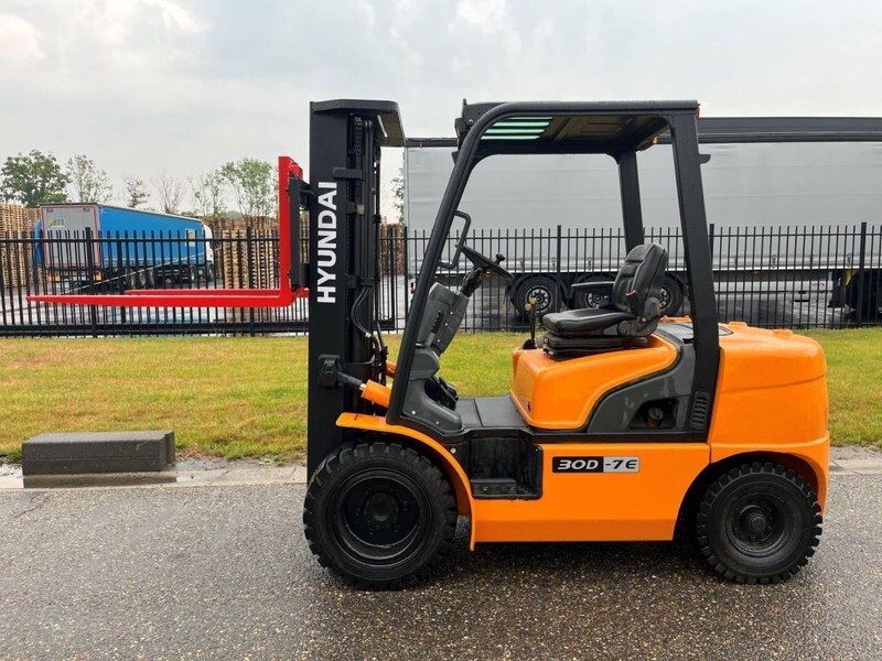 Dizel viljuškar Hyundai 30D-7E: slika 6 Dizel viljuškar Hyundai 30D-7E: slika 6