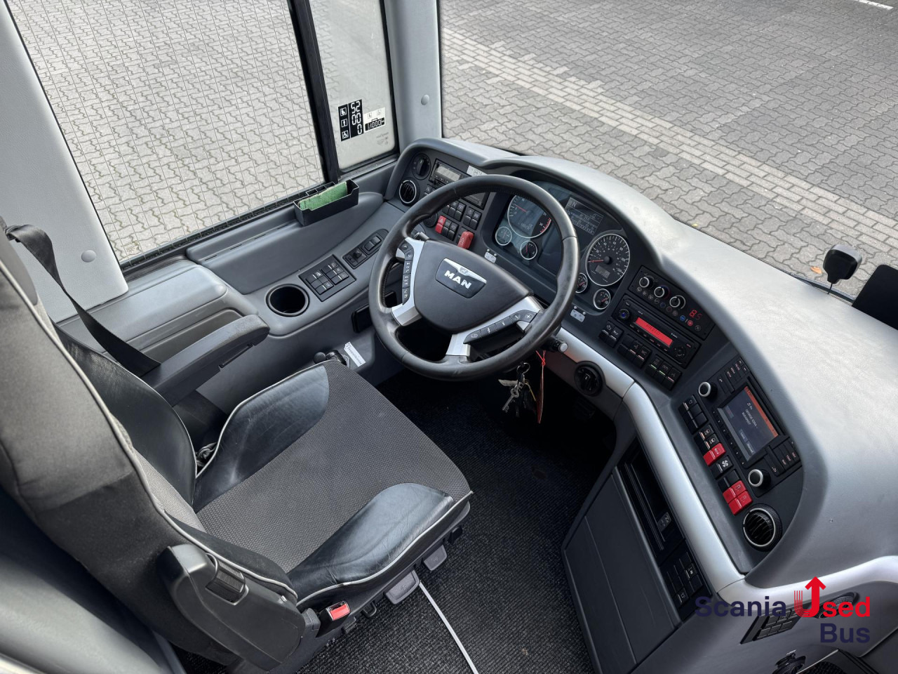 MAN Lion's Coach R08 13.8m 100 Years Edition - Turistički autobus: slika 2 MAN Lion's Coach R08 13.8m 100 Years Edition - Turistički autobus: slika 2