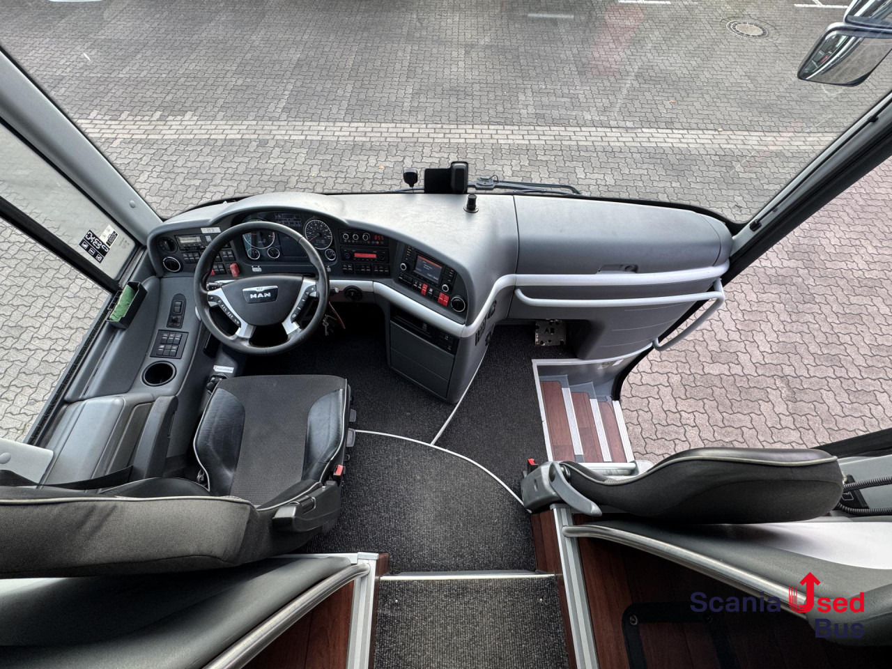 MAN Lion's Coach R08 13.8m 100 Years Edition - Turistički autobus: slika 4 MAN Lion's Coach R08 13.8m 100 Years Edition - Turistički autobus: slika 4