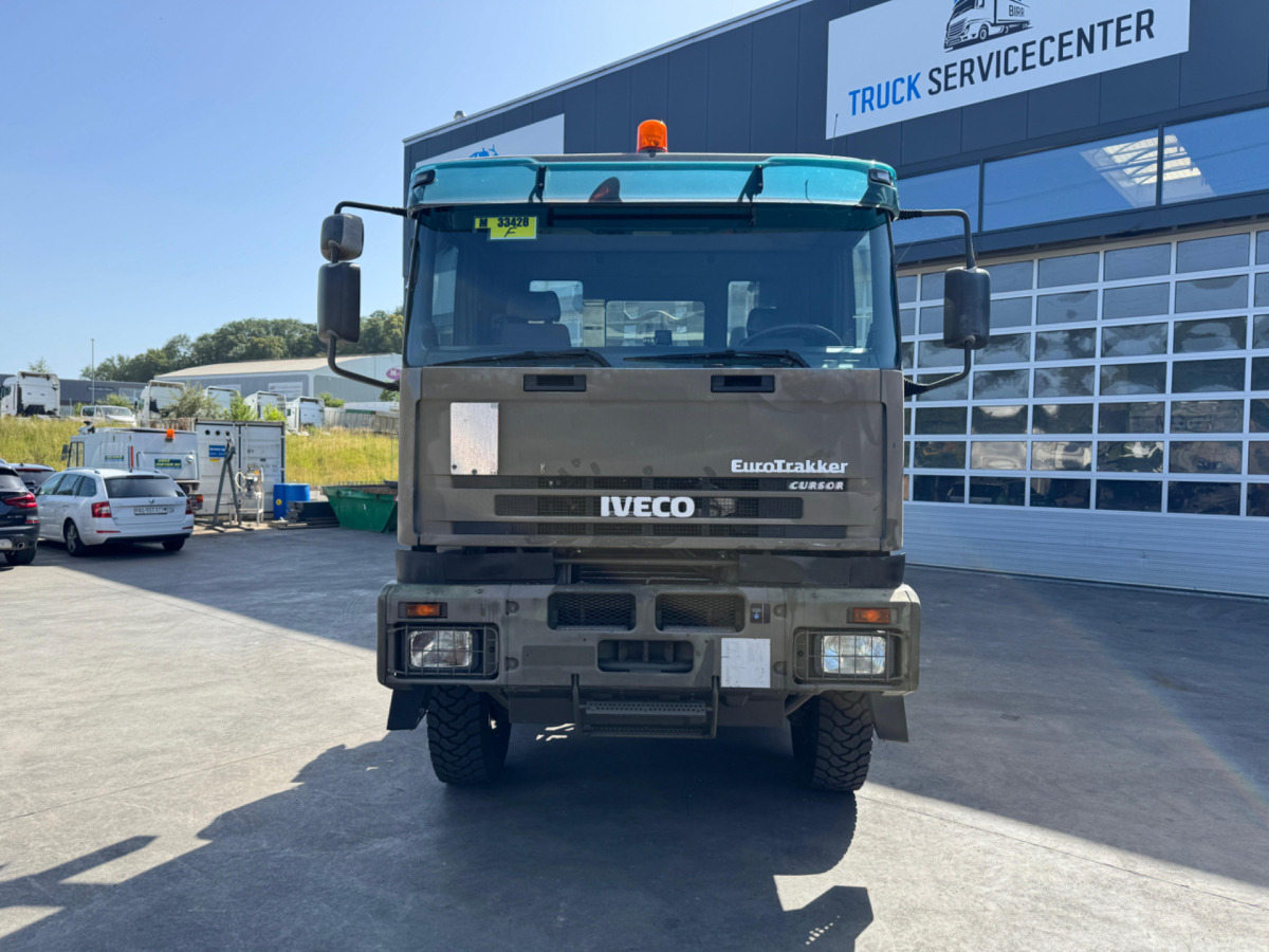 IVECO 260E44W 6x6 Hiab 26T - Kamion sa hidrauličnom kukom: slika 2 IVECO 260E44W 6x6 Hiab 26T - Kamion sa hidrauličnom kukom: slika 2