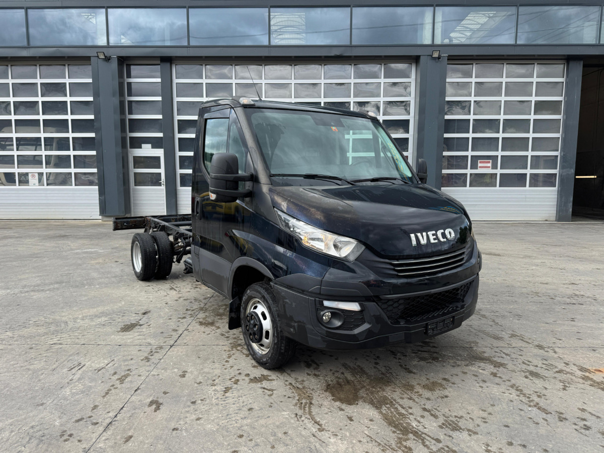 IVECO 35C21 Daily - Kamion sa golom šasijom i zatvorenom kabinom: slika 2 IVECO 35C21 Daily - Kamion sa golom šasijom i zatvorenom kabinom: slika 2