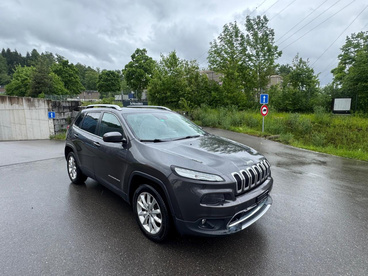 JEEP Cherokee 2.2 TD - Hečbek: slika 2 JEEP Cherokee 2.2 TD - Hečbek: slika 2