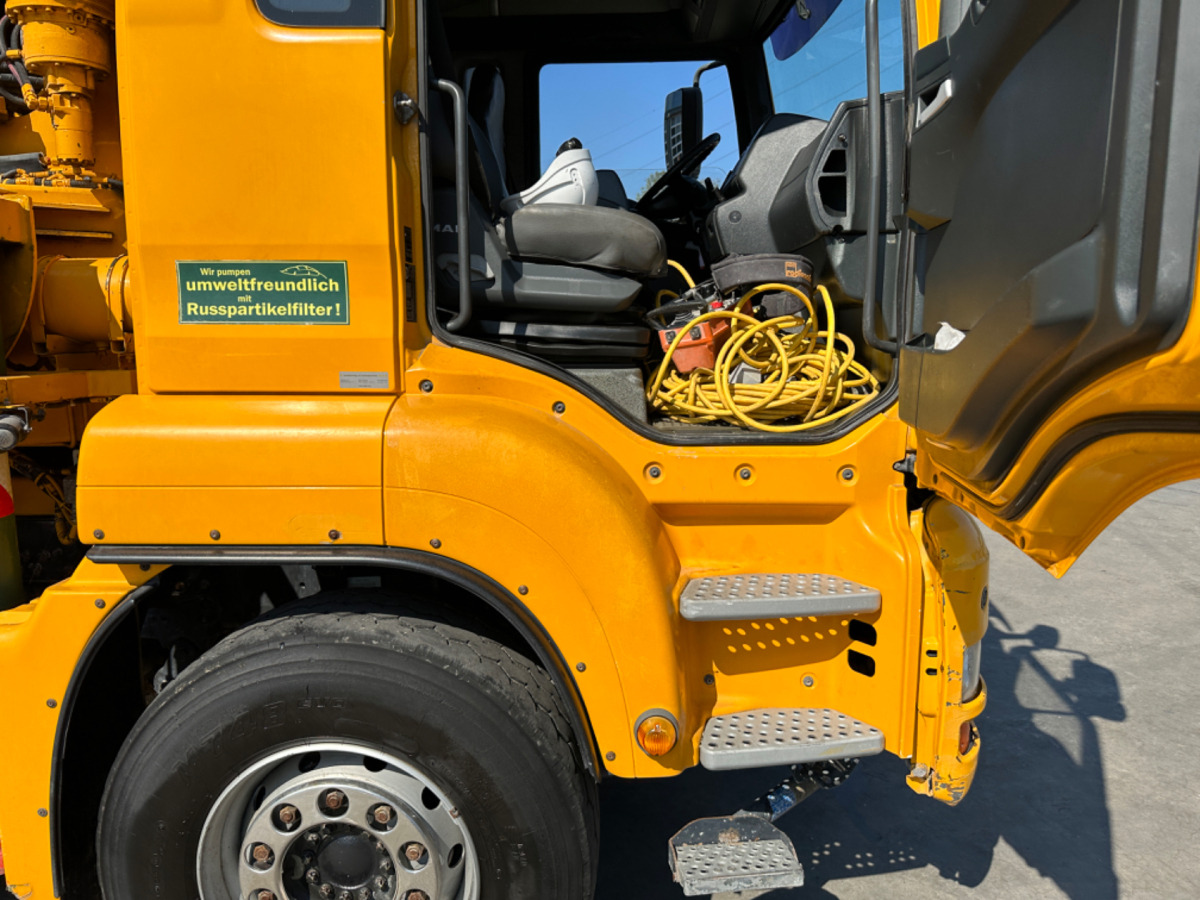 MAN TGA 41.440 8x4 Hallenpumpe 31M-5 - Auto pumpa za beton: slika 4 MAN TGA 41.440 8x4 Hallenpumpe 31M-5 - Auto pumpa za beton: slika 4