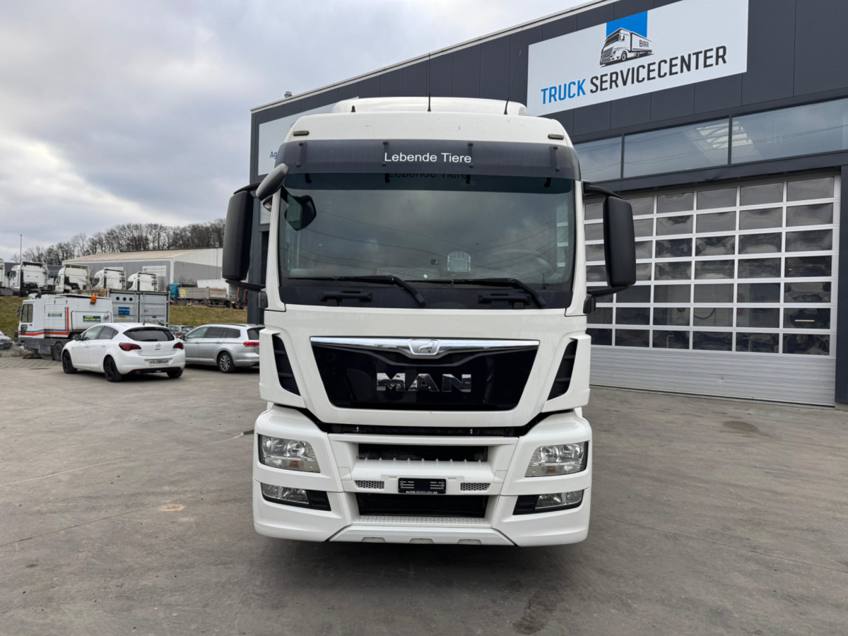 MAN TGS 18.440 4x2 - Kamion sa ceradom: slika 2 MAN TGS 18.440 4x2 - Kamion sa ceradom: slika 2
