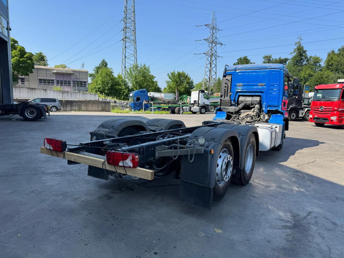 MAN TGS 26.440 6x2/4 Fahrgestell - Kamion sa golom šasijom i zatvorenom kabinom: slika 5 MAN TGS 26.440 6x2/4 Fahrgestell - Kamion sa golom šasijom i zatvorenom kabinom: slika 5