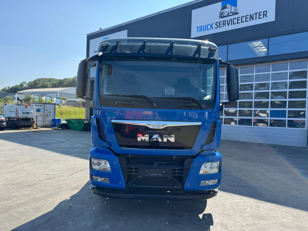 MAN TGS 26.440 6x2/4 Fahrgestell - Kamion sa golom šasijom i zatvorenom kabinom: slika 2 MAN TGS 26.440 6x2/4 Fahrgestell - Kamion sa golom šasijom i zatvorenom kabinom: slika 2