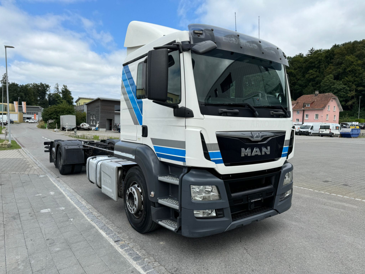 MAN TGS 26.440 6x2 Chassis - Kamion sa golom šasijom i zatvorenom kabinom: slika 3 MAN TGS 26.440 6x2 Chassis - Kamion sa golom šasijom i zatvorenom kabinom: slika 3