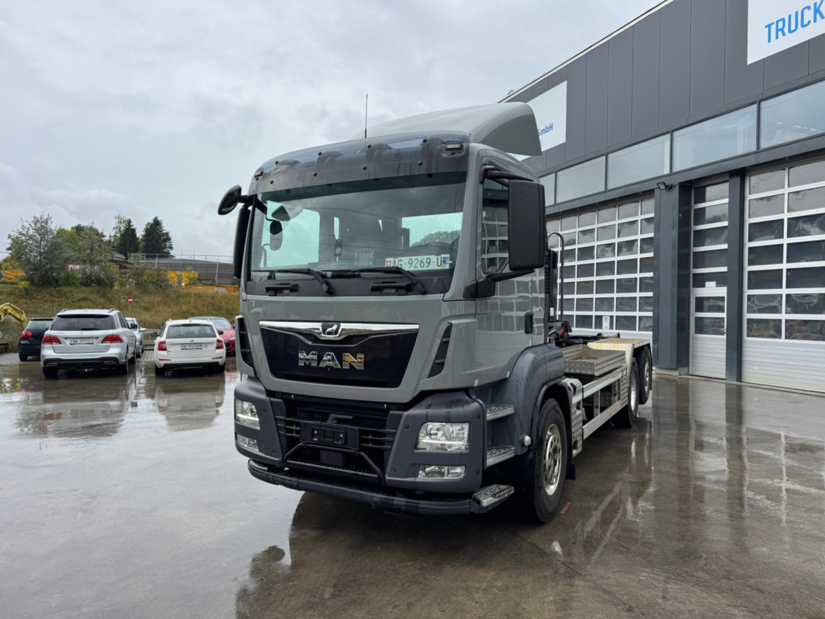 MAN TGS 26.500 6x2 Hiab 21T - Kamion sa hidrauličnom kukom: slika 1 MAN TGS 26.500 6x2 Hiab 21T - Kamion sa hidrauličnom kukom: slika 1