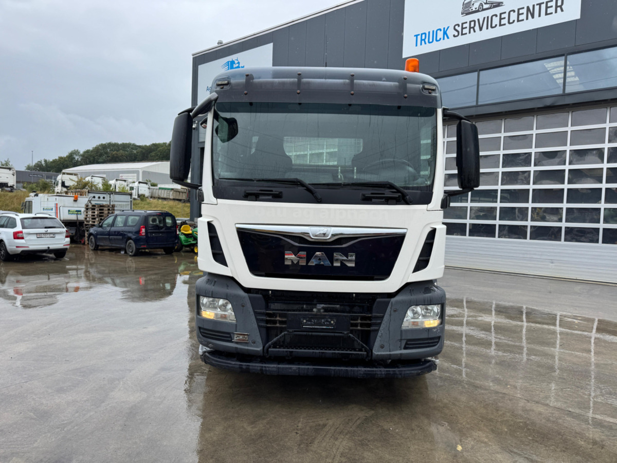 MAN TGS 28.440 6x2 UT GIGANT - Kamion za utovaranje kontejnera: slika 2 MAN TGS 28.440 6x2 UT GIGANT - Kamion za utovaranje kontejnera: slika 2