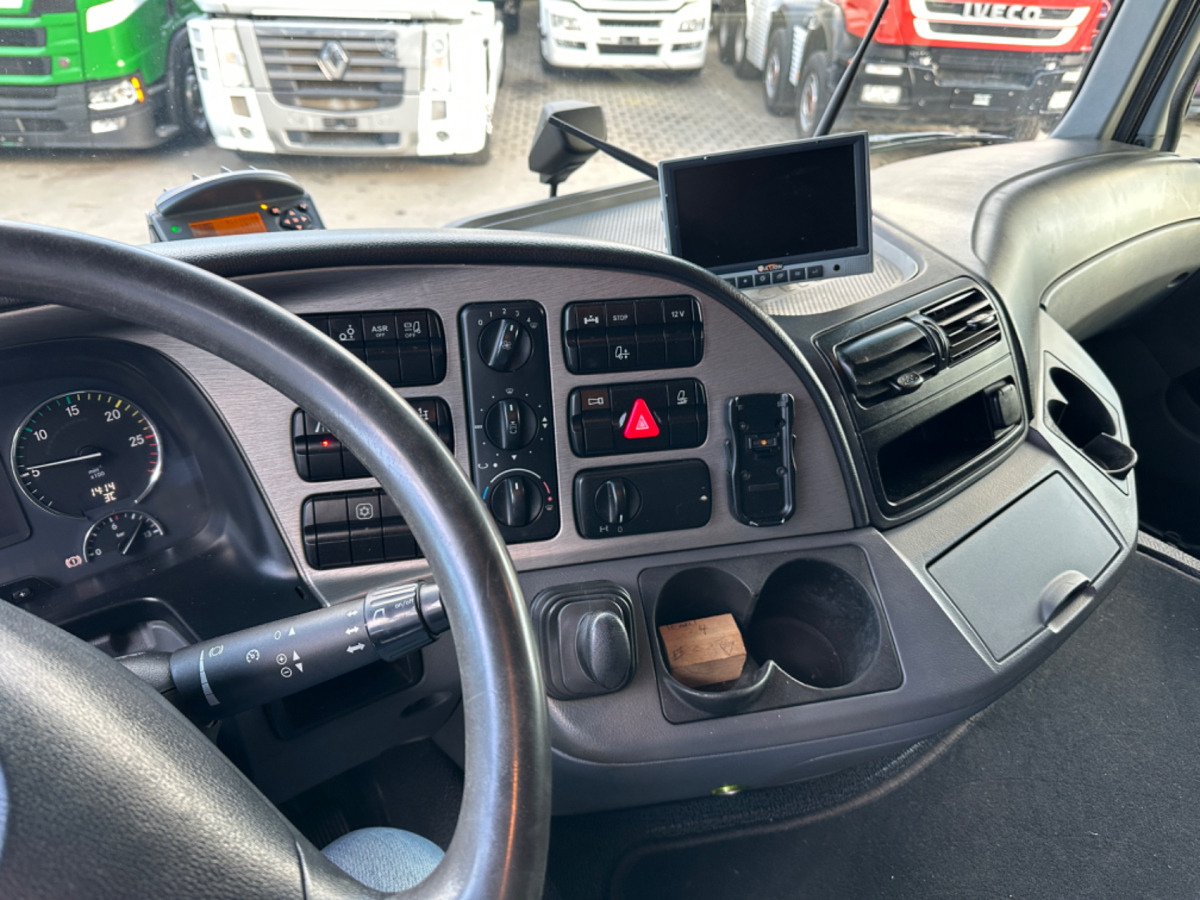 Istovarivač, Kamion sa dizalicom MERCEDES 2551 V8 6x2 Fassi 185-5 Bj.2020: slika 15