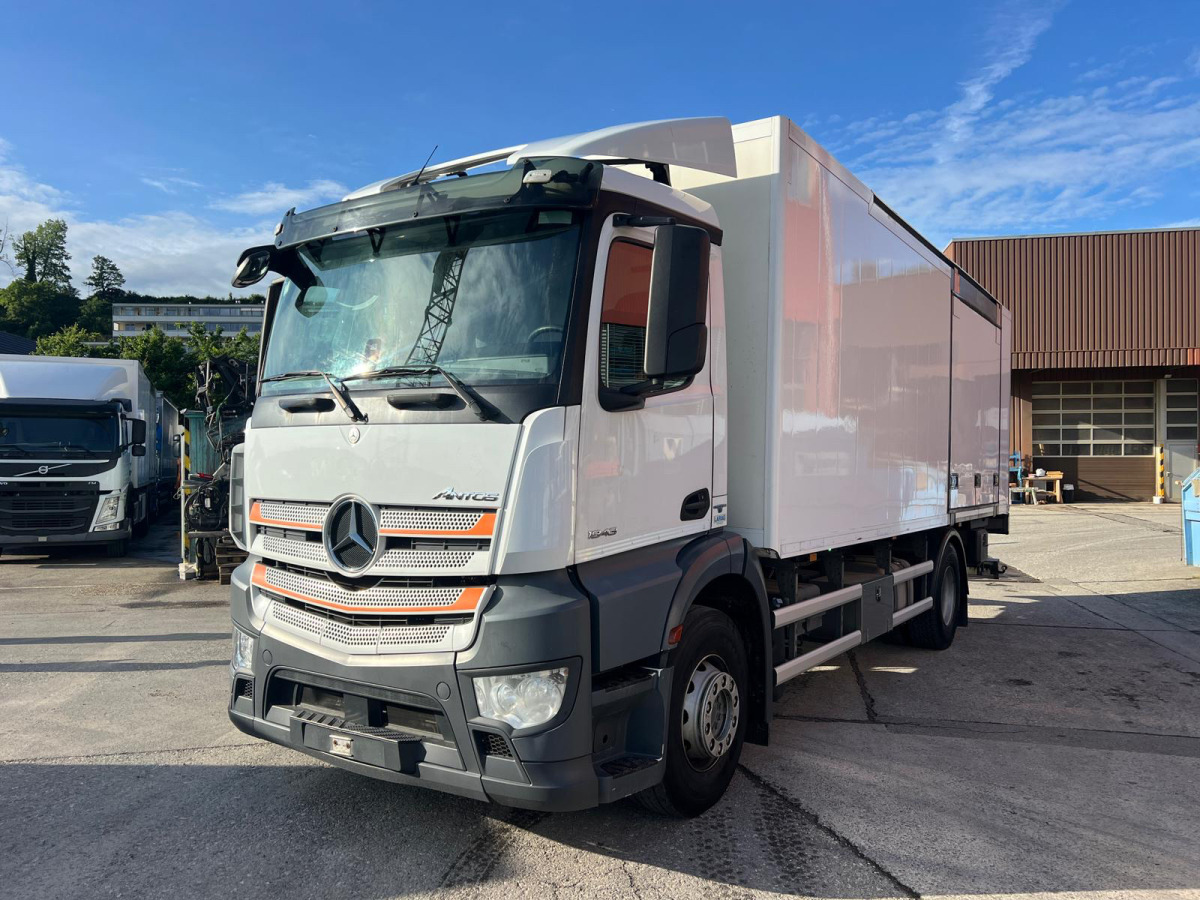MERCEDES 4x Antos 1843 4x2 Kühler - Hladnjača: slika 1 MERCEDES 4x Antos 1843 4x2 Kühler - Hladnjača: slika 1