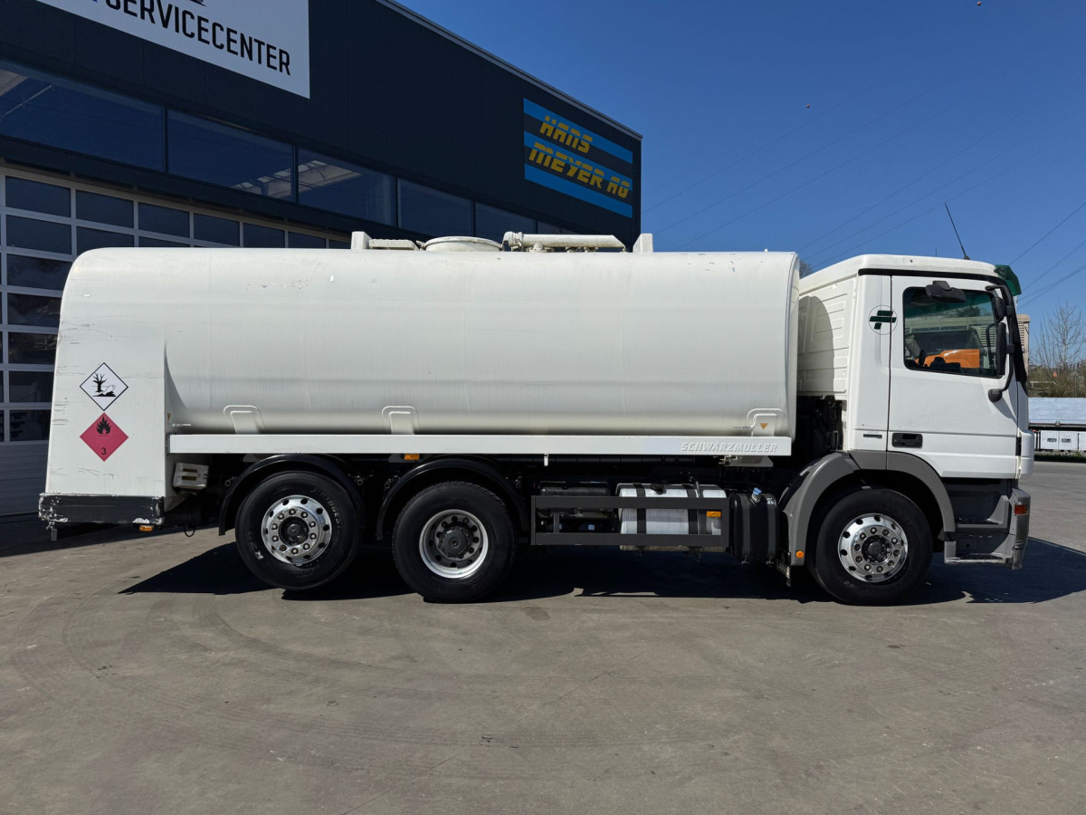 MERCEDES Actros 2541 6x2 Schwarzmüller 21260L - Kamion cisterna: slika 4 MERCEDES Actros 2541 6x2 Schwarzmüller 21260L - Kamion cisterna: slika 4