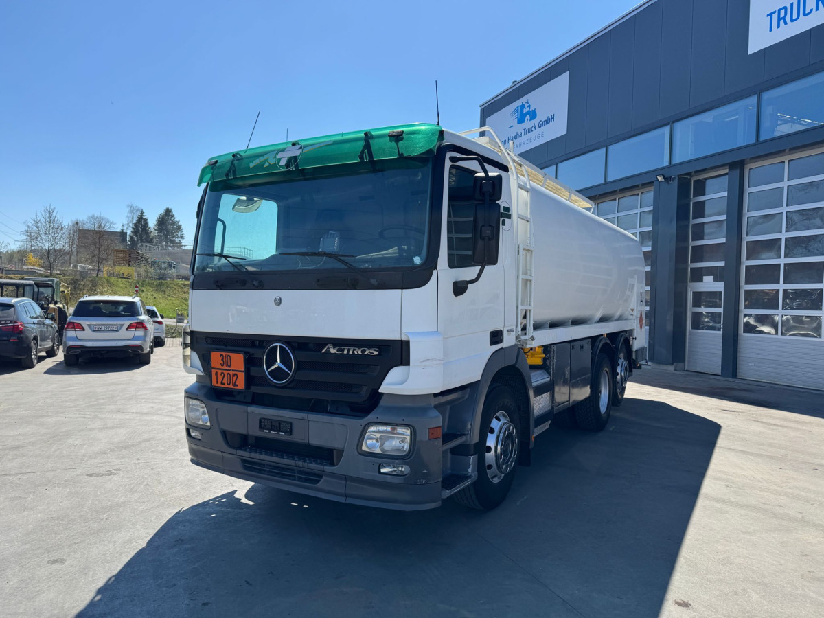 MERCEDES Actros 2541 6x2 Schwarzmüller 21260L - Kamion cisterna: slika 1 MERCEDES Actros 2541 6x2 Schwarzmüller 21260L - Kamion cisterna: slika 1