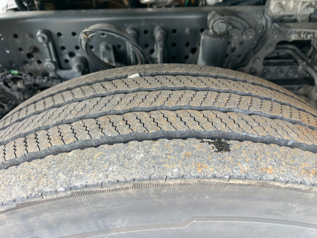 MERCEDES Actros 2543 6x2 - Kamion sa golom šasijom i zatvorenom kabinom: slika 3 MERCEDES Actros 2543 6x2 - Kamion sa golom šasijom i zatvorenom kabinom: slika 3