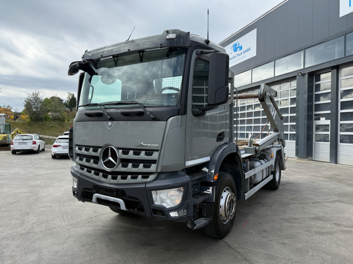 MERCEDES Arocs 1830 4x2 UT GIGANT 18T - Kamion za utovaranje kontejnera: slika 1 MERCEDES Arocs 1830 4x2 UT GIGANT 18T - Kamion za utovaranje kontejnera: slika 1