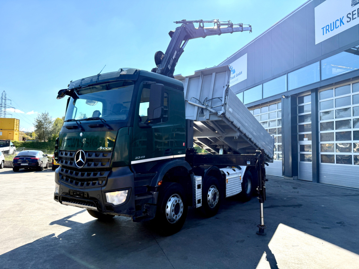 MERCEDES Arocs 3242 8x4 Hiab 166-4 - Istovarivač, Kamion sa dizalicom: slika 3 MERCEDES Arocs 3242 8x4 Hiab 166-4 - Istovarivač, Kamion sa dizalicom: slika 3