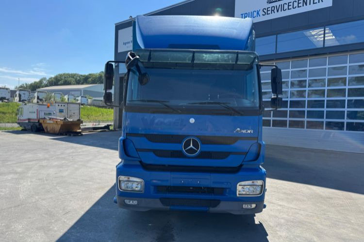 Mercedes-Benz Axor 1833 4x2 - Kamion sa ceradom: slika 2 Mercedes-Benz Axor 1833 4x2 - Kamion sa ceradom: slika 2