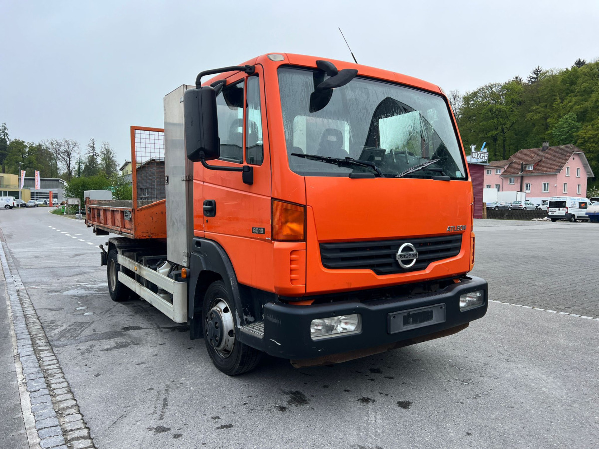 NISSAN Atleon 80.19 4x2 Hooklift - Kamion sa hidrauličnom kukom: slika 4 NISSAN Atleon 80.19 4x2 Hooklift - Kamion sa hidrauličnom kukom: slika 4