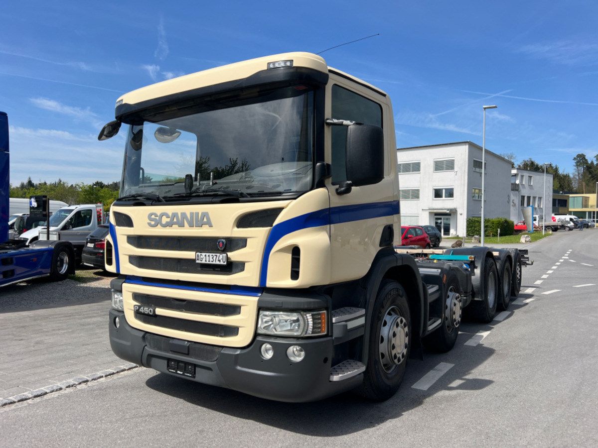 SCANIA P450 10x4 - Kamion sa golom šasijom i zatvorenom kabinom: slika 1 SCANIA P450 10x4 - Kamion sa golom šasijom i zatvorenom kabinom: slika 1