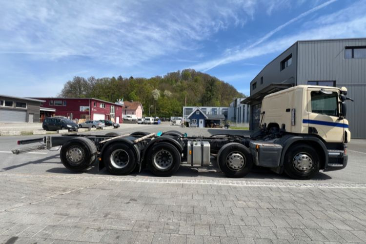 Scania P450 10x4 - Kamion sa golom šasijom i zatvorenom kabinom: slika 4 Scania P450 10x4 - Kamion sa golom šasijom i zatvorenom kabinom: slika 4