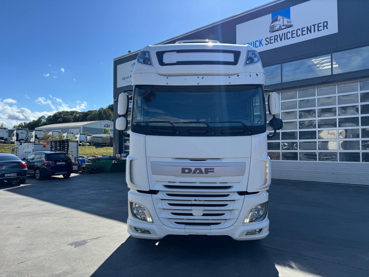 DAF XF460 4x2 - Tegljač: slika 2 DAF XF460 4x2 - Tegljač: slika 2