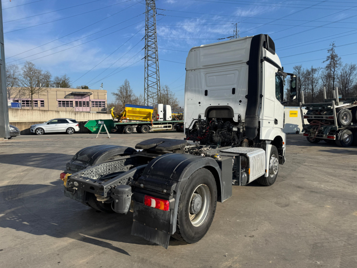 MERCEDES Arocs 1851 4x4H Kipphydraulik - Tegljač: slika 4 MERCEDES Arocs 1851 4x4H Kipphydraulik - Tegljač: slika 4