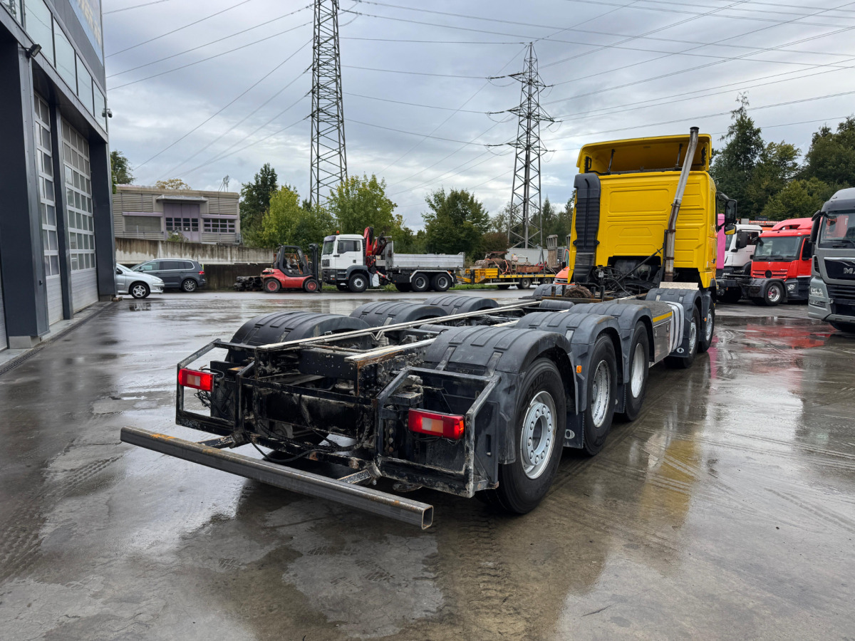 VOLVO FH-500 10x4 - Kamion sa golom šasijom i zatvorenom kabinom: slika 5 VOLVO FH-500 10x4 - Kamion sa golom šasijom i zatvorenom kabinom: slika 5