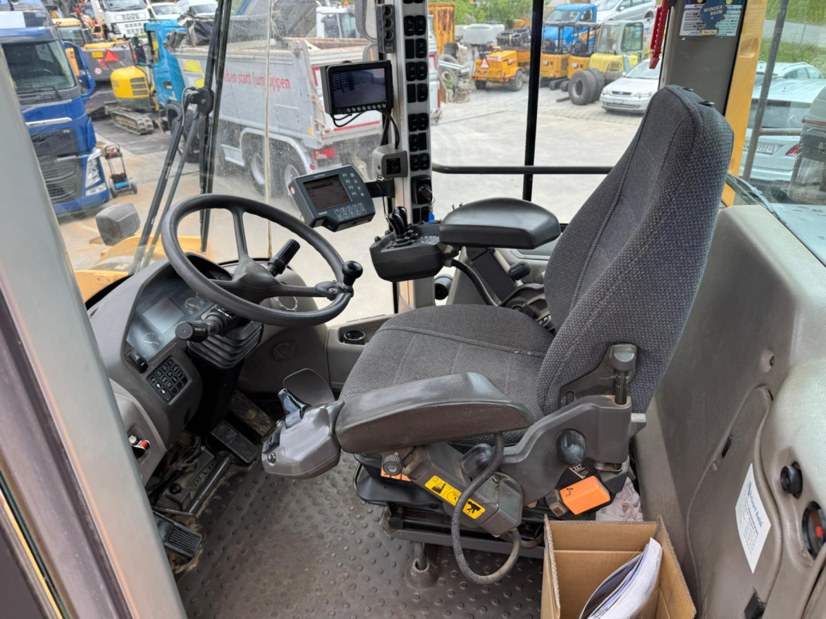 Utovarivač točkaš VOLVO L180G: slika 12 Utovarivač točkaš VOLVO L180G: slika 12