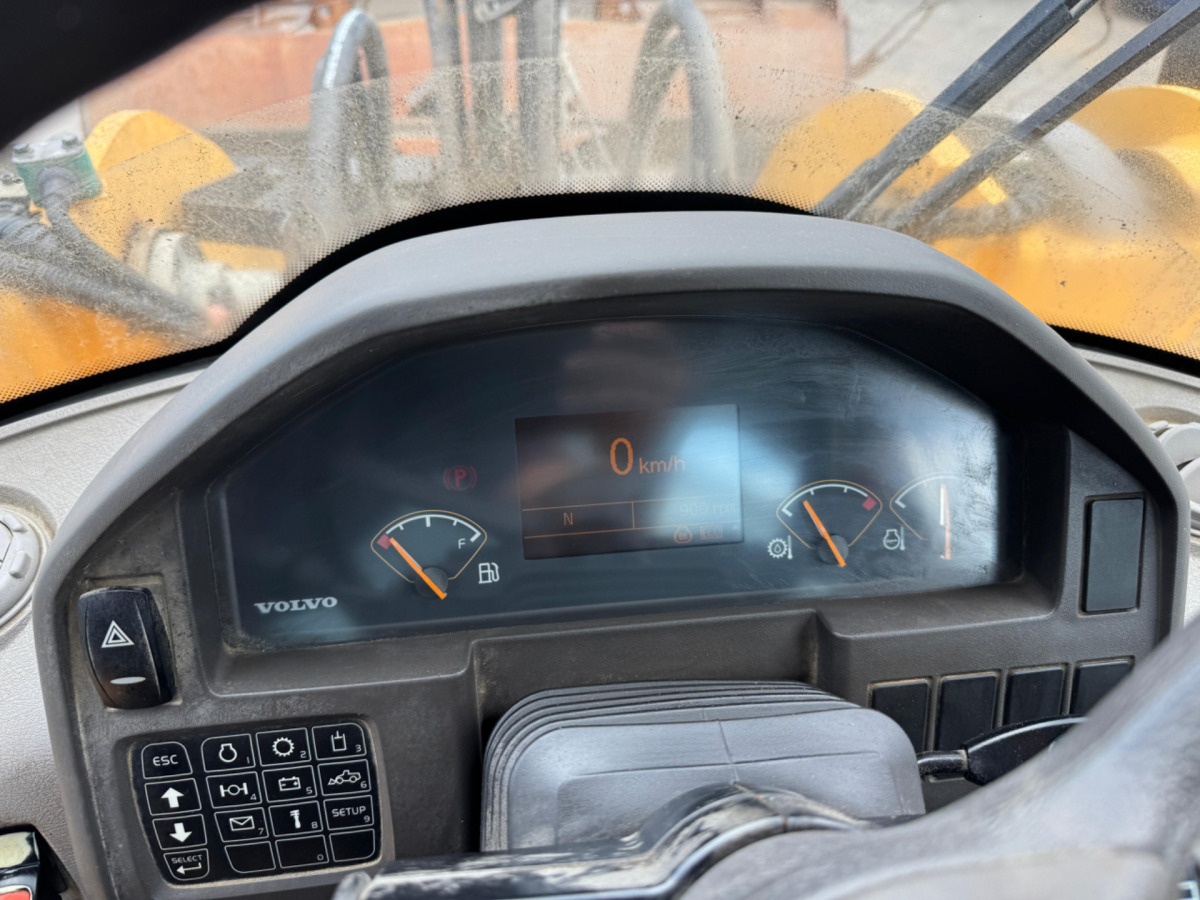 Utovarivač točkaš VOLVO L180G: slika 13 Utovarivač točkaš VOLVO L180G: slika 13