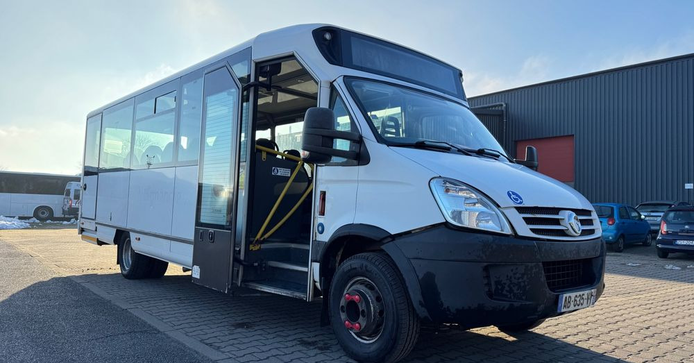 Iveco Aptineo / mała klima / 28 miejsc / winda / CENA: 67500 zł netto - Minibus, Putnički kombi: slika 1 Iveco Aptineo / mała klima / 28 miejsc / winda / CENA: 67500 zł netto - Minibus, Putnički kombi: slika 1