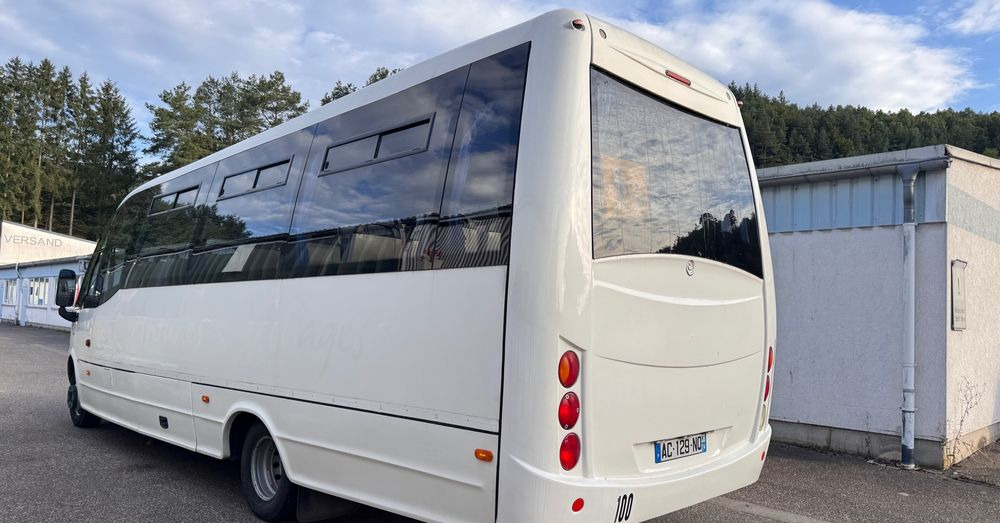 Iveco Wing /34 miejsca /mały przebieg /Cena:109000 zł netto - Minibus, Putnički kombi: slika 3 Iveco Wing /34 miejsca /mały przebieg /Cena:109000 zł netto - Minibus, Putnički kombi: slika 3