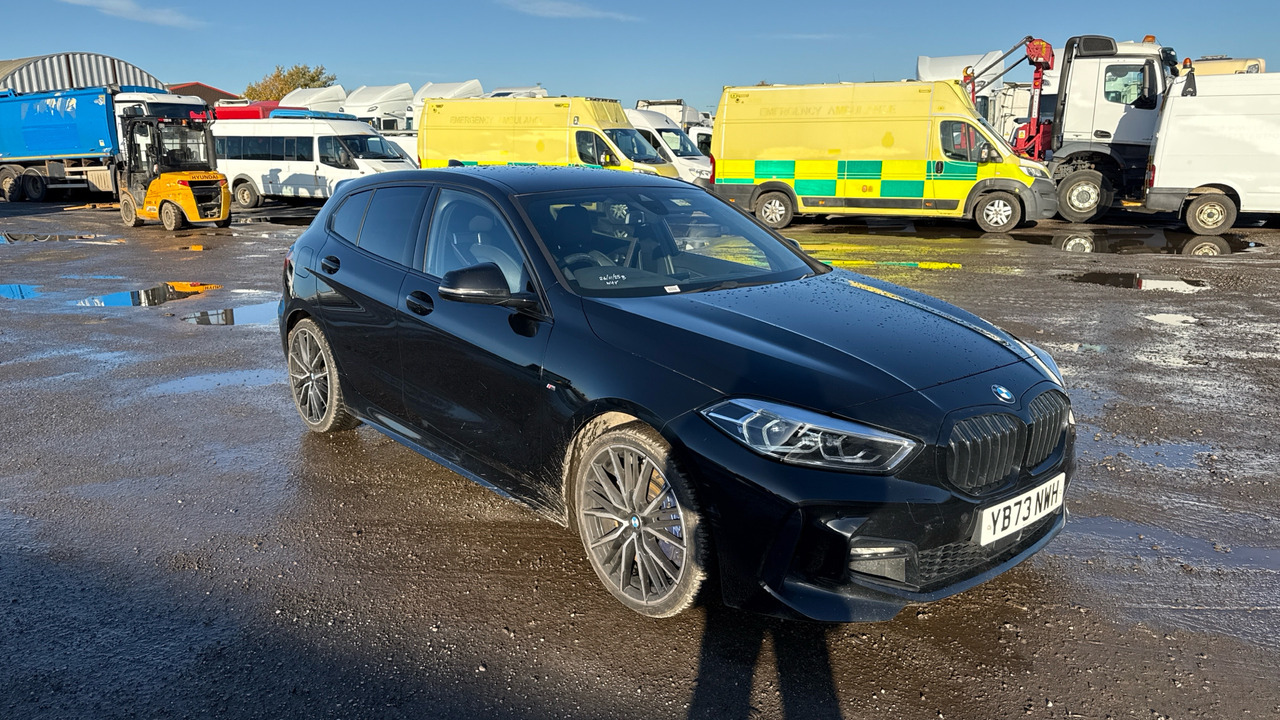 BMW 1 SERIES 118i M Sport - Hečbek: slika 1 BMW 1 SERIES 118i M Sport - Hečbek: slika 1