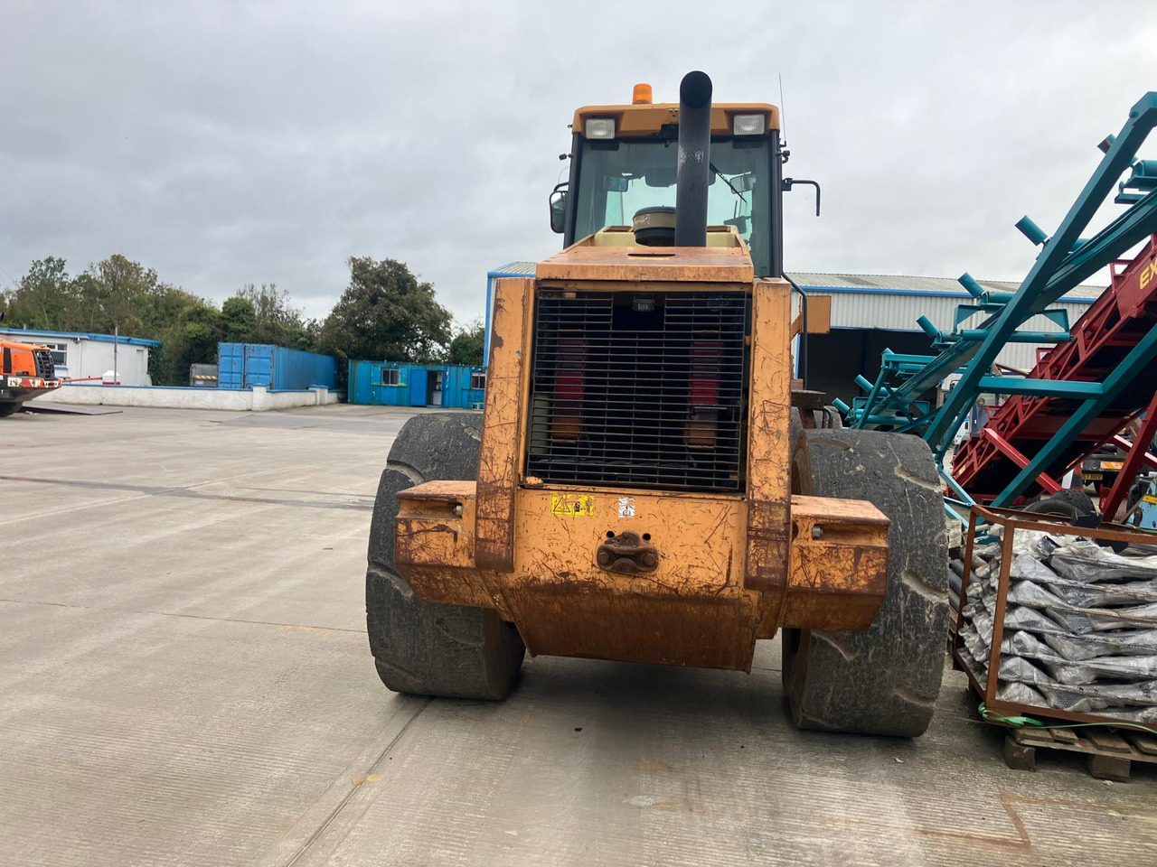 CASE 821C - Utovarivač točkaš: slika 3 CASE 821C - Utovarivač točkaš: slika 3